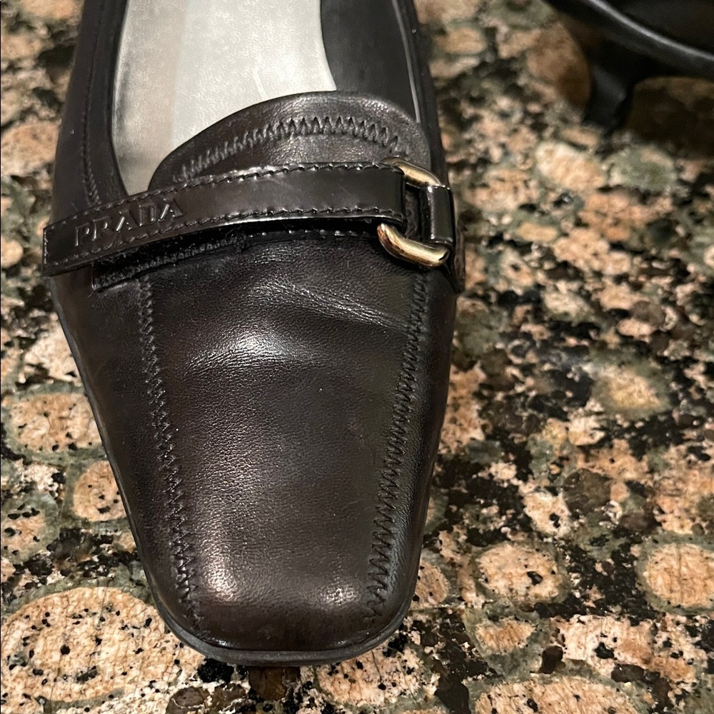 Prada Vintage Elegant Black Leather kitty heels.Mom wore them once. - Picture 10 of 14